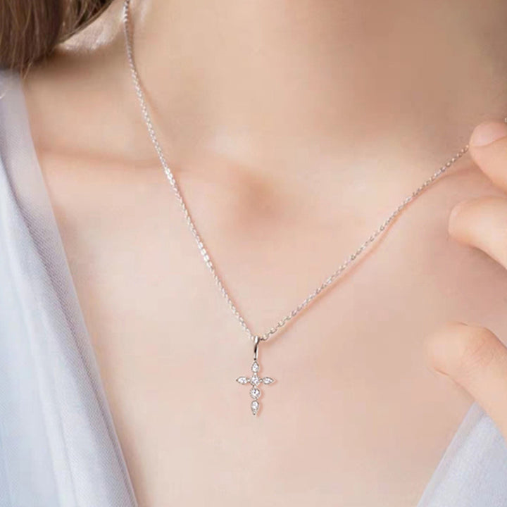 Luminous Embrace Moissanite Pendant Necklace